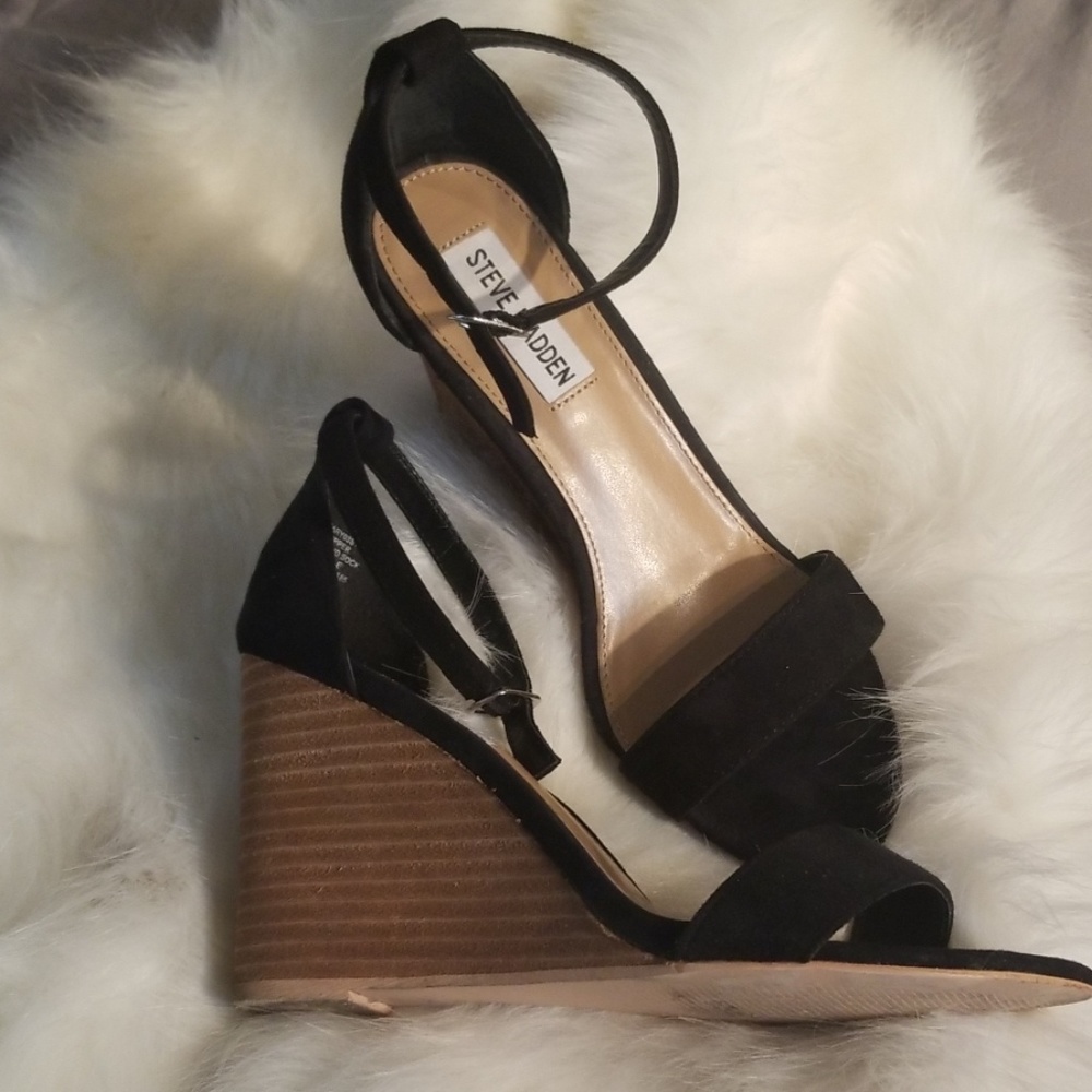 Steve Madden Graze Wedge